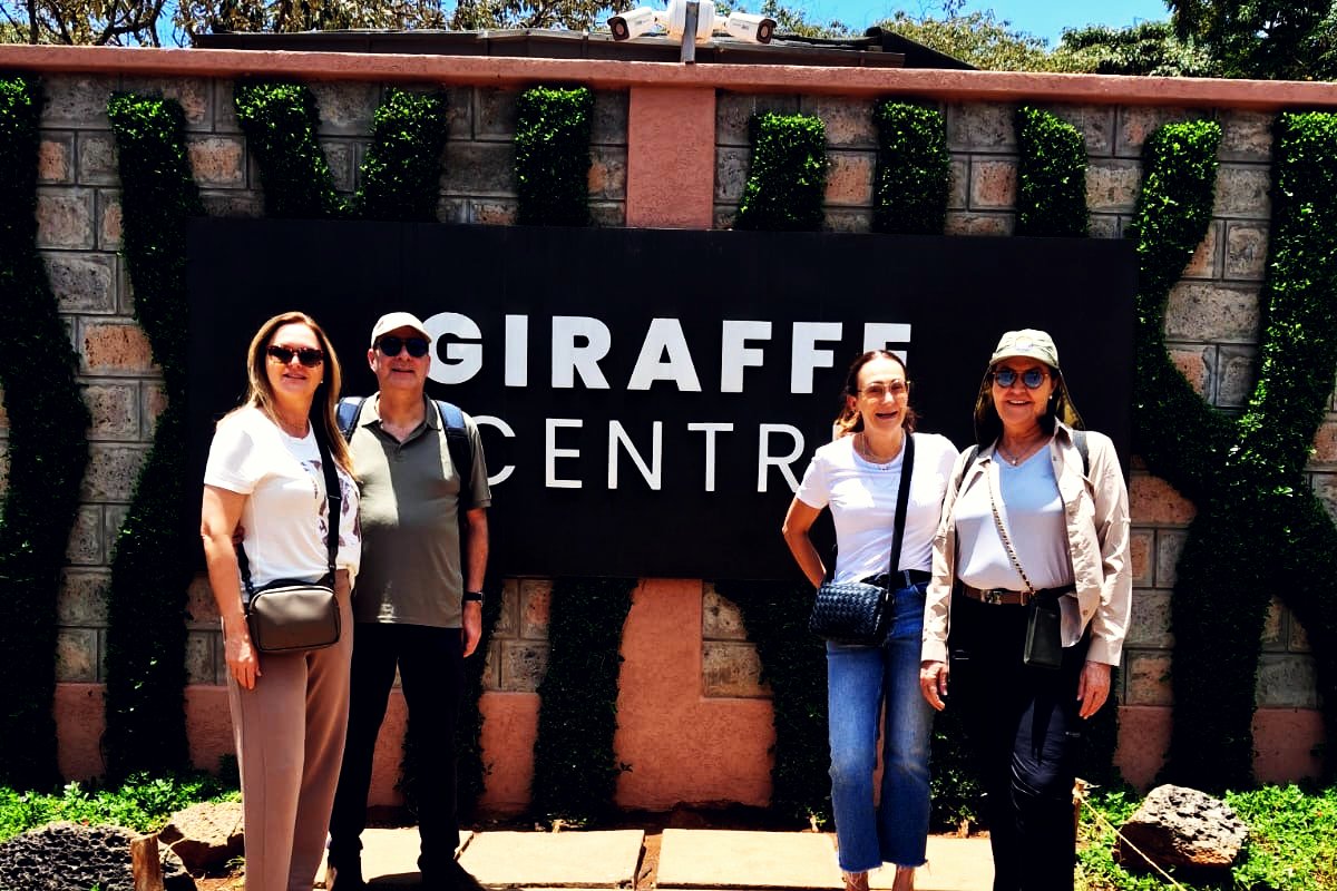 HGS guests at the Giraffe Centre during a Nairobi excursion